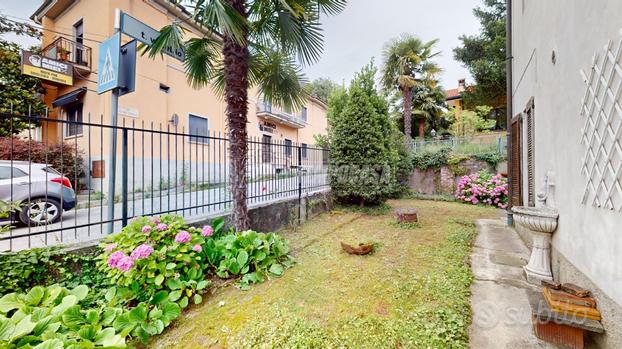 SOLUZIONE INDIPENDENTE DI 4 LOCALI CON GIARDINO