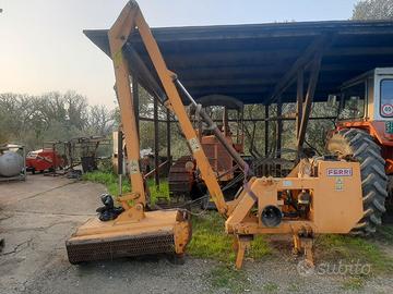 Braccio decespugliatore trattore