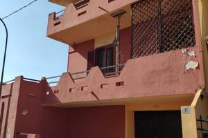 Casa singola su tre livelli con giardino