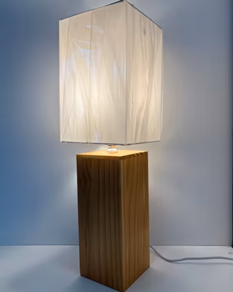 Lampada tavolo quadrata legno e paralume
