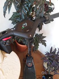 Monopattino elettrico Kichscooter  p65E