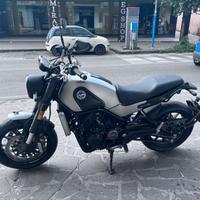 Leoncino 500 stradale argento
