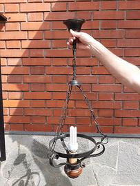 Lampadario in ferro battuto