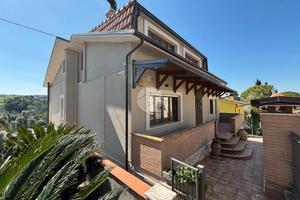 VILLA SINGOLA A COLLI AL METAURO