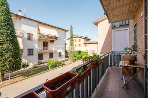 TRILOCALE CON BALCONE E GARAGE DOPPIO