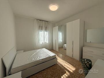 Ad.ze Centro Storico: stanza singola arredata