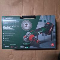 smerigliatrice angolare parkside  con batteria