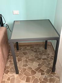 Tavolo in vetro