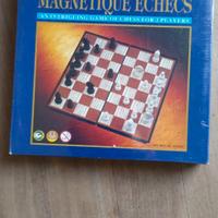 GIOCO MAGNETICO DI SCACCHI NUOVO IN CONFEZIONE
