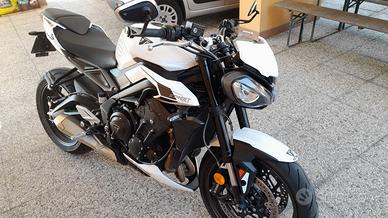 street triple r