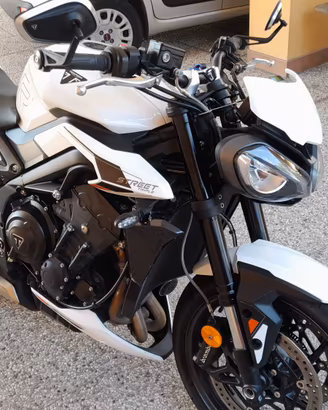 street triple r