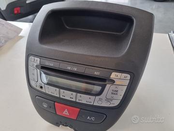 Autoradio CD Peugeoyot 107/Toyota Aygo/Citroen C1