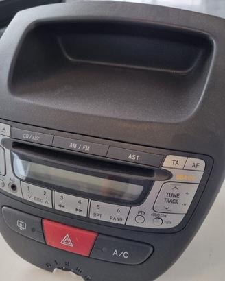 Autoradio CD Peugeoyot 107/Toyota Aygo/Citroen C1