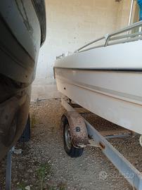 Barca a motore metro 5,60