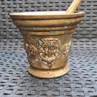 Mortaio di bronzo con pestello 