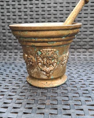Mortaio di bronzo con pestello 