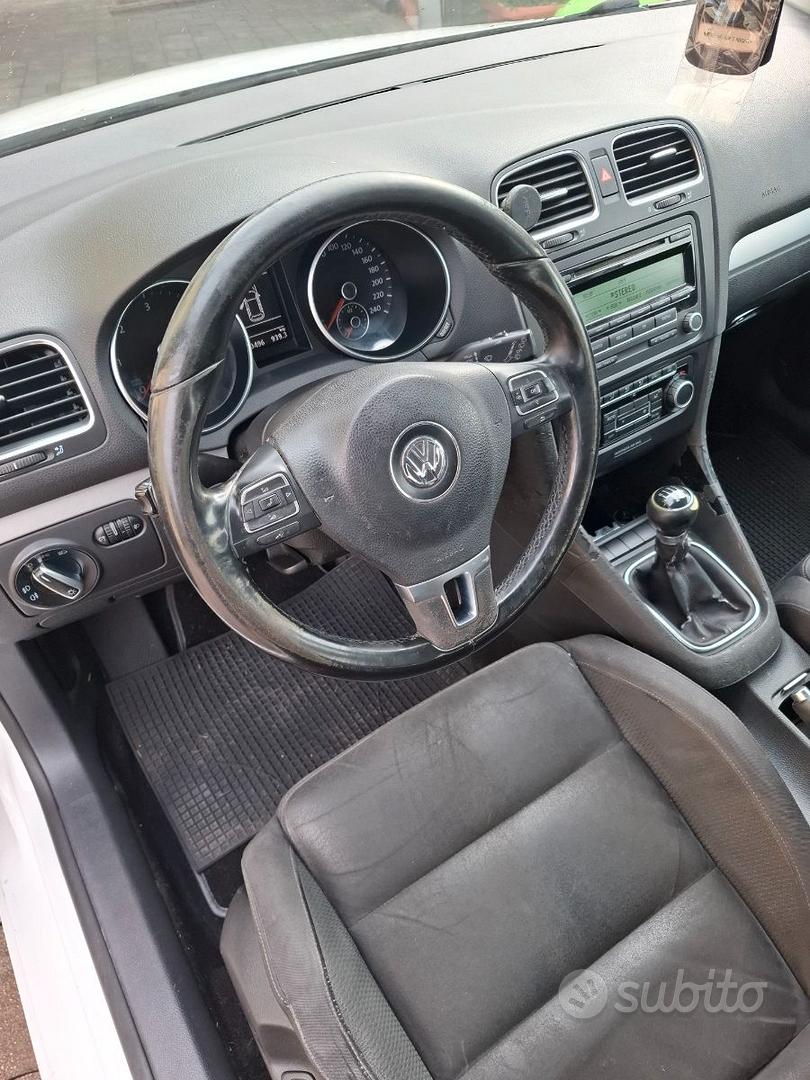 Volkswagen Golf 2010 photo 5