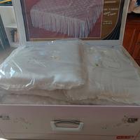 copriletto matrimoniale in raso e cuscini