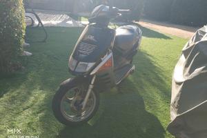 aprilia sr 50 max biaggi