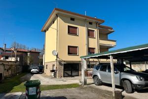 Oriago ampia casa singola gia' divisa in 2 unita'