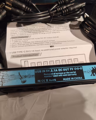 Alimentatore per pedali chitarra 8 uscite isolate