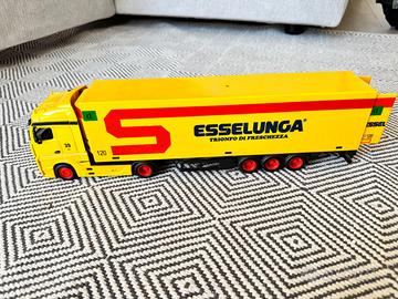 Camion Mercedes-Benz Actros Esselunga - Modellino