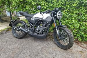 Brixton Crossfire 125 MOT. A LIQUIDO ABS