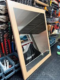 Specchio con cornice in legno