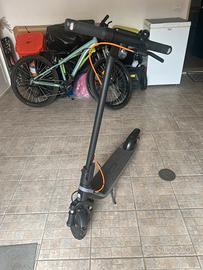 Monopattino elettrico Ninebot E22 plus