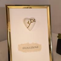 Cornice con cuore Kintsugi con incisione e pittura