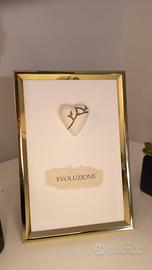 Cornice con cuore Kintsugi con incisione e pittura