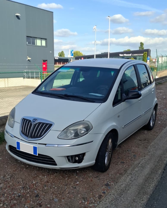 Lancia Musa 1.4 GPL (2012)