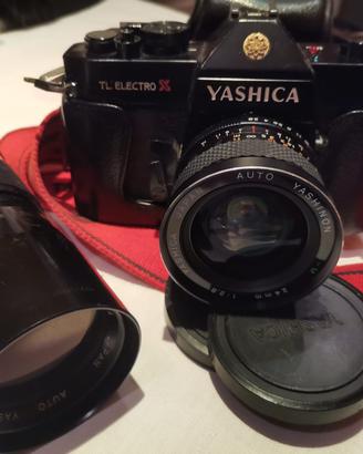 Yashica TL electro X con grandangolo, tele, flash