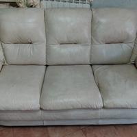 Divano in pelle colore avorio