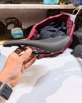 Sella bici da corsa Remed s3
