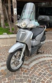 Aprilia Scarabeo Light 200 Anno 2009