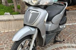 Aprilia Scarabeo Light 200 Anno 2009
