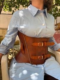 Corsetto artigianale in vero cuoio