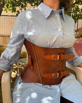 Corsetto artigianale in vero cuoio