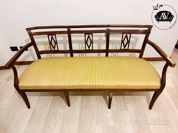 Salotto vintage in noce: divano e 4 sedie