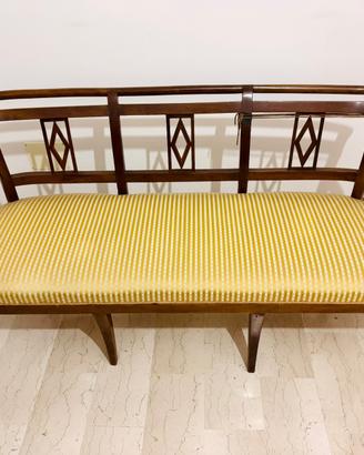 Salotto vintage in noce: divano e 4 sedie