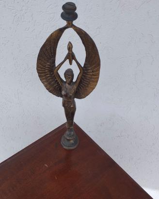 Statuette e figure in ottone