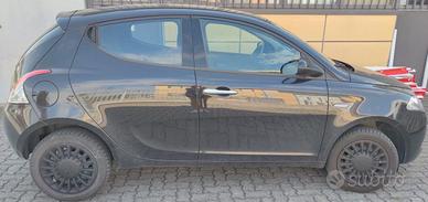 Lancia Ypsilon Hibrid 5 porte