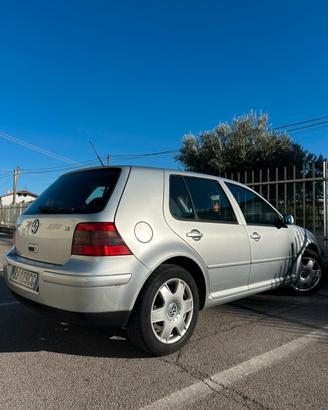 Volkswagen Golf 1.6 cat. 5p