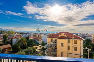 Appartamento di 135 m² con 3 locali e box auto a S
