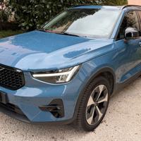 Volvo XC40 B3 Mild Hybrid - Ultimate Dark 2024