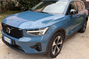 Volvo XC40 B3 Mild Hybrid - Ultimate Dark 2024