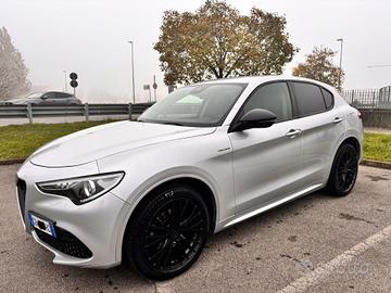 Alfa Romeo Stelvio 2.2 Turbodiesel 160 CV AT8 RWD 