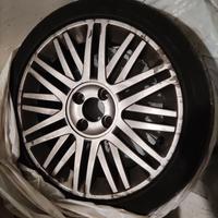 Cerchi in lega per Ypsilon