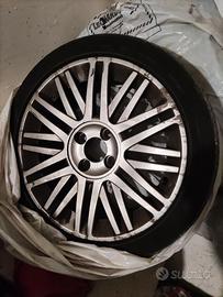 Cerchi in lega per Ypsilon